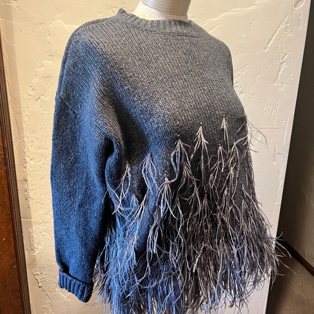 Elizabeth and James Grey Long Sleeve Feather Pullover, Size S